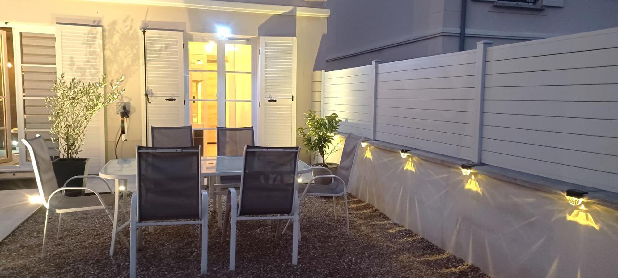Luminary Night Suite Монтеврен Екстер'єр фото